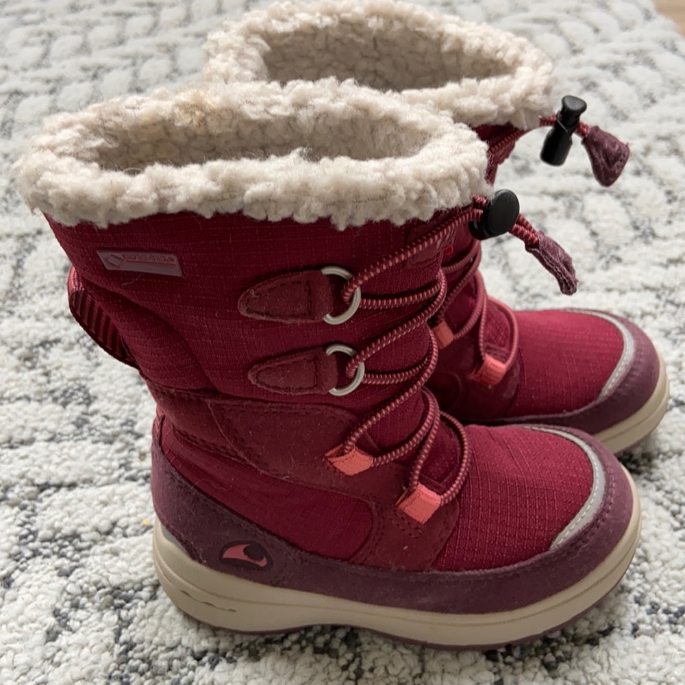 Girls Viking snow boots size 4.5 US/ 21 EUR
